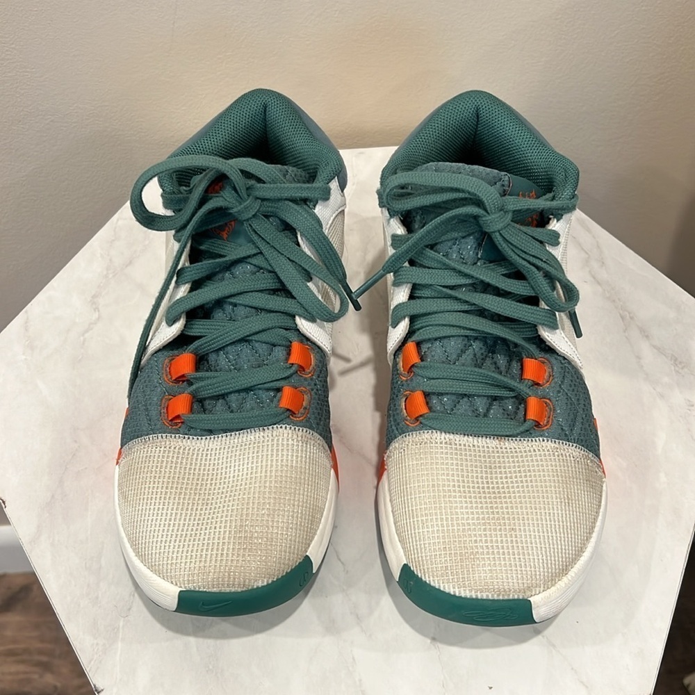 🔥Nike LeBron Witness 8 Basketball🔥 - Picture 2 of 5